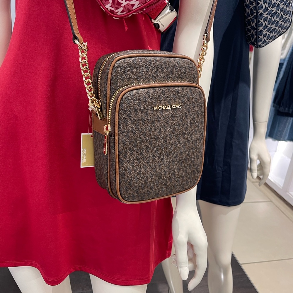 MICHAEL KORS Jet Set Travel Medium NS Logo Crossbody Flight Bag Messenger
Brown - Picture 11 of 16